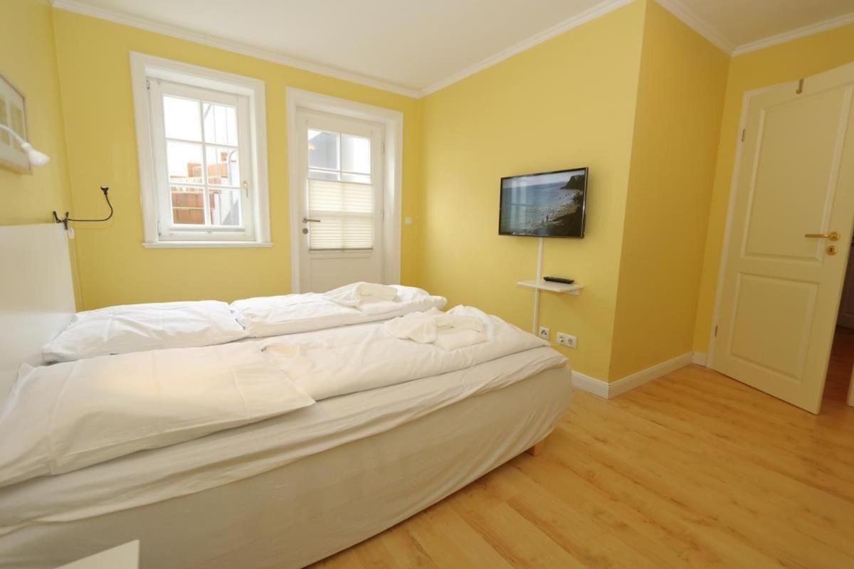 Apartment Friedrichshain, Thomas Mann *